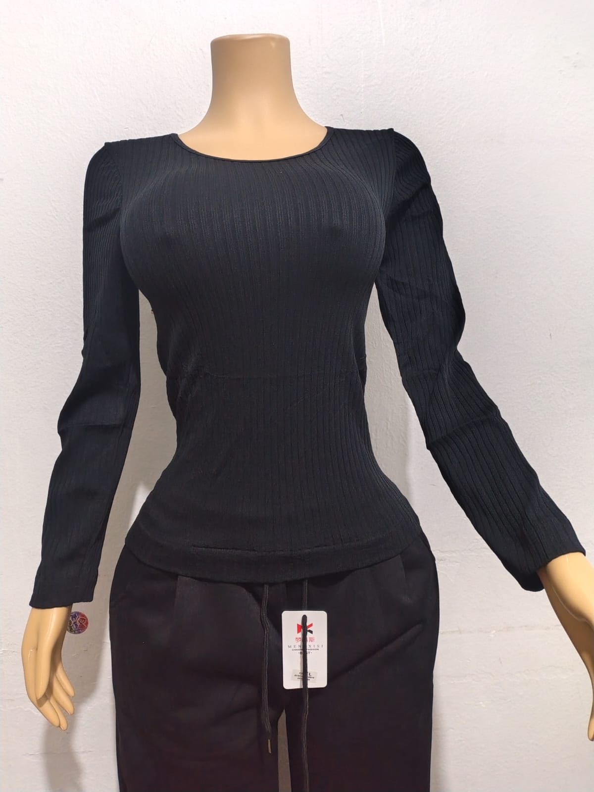 POLERA ACANALADA NEGRO