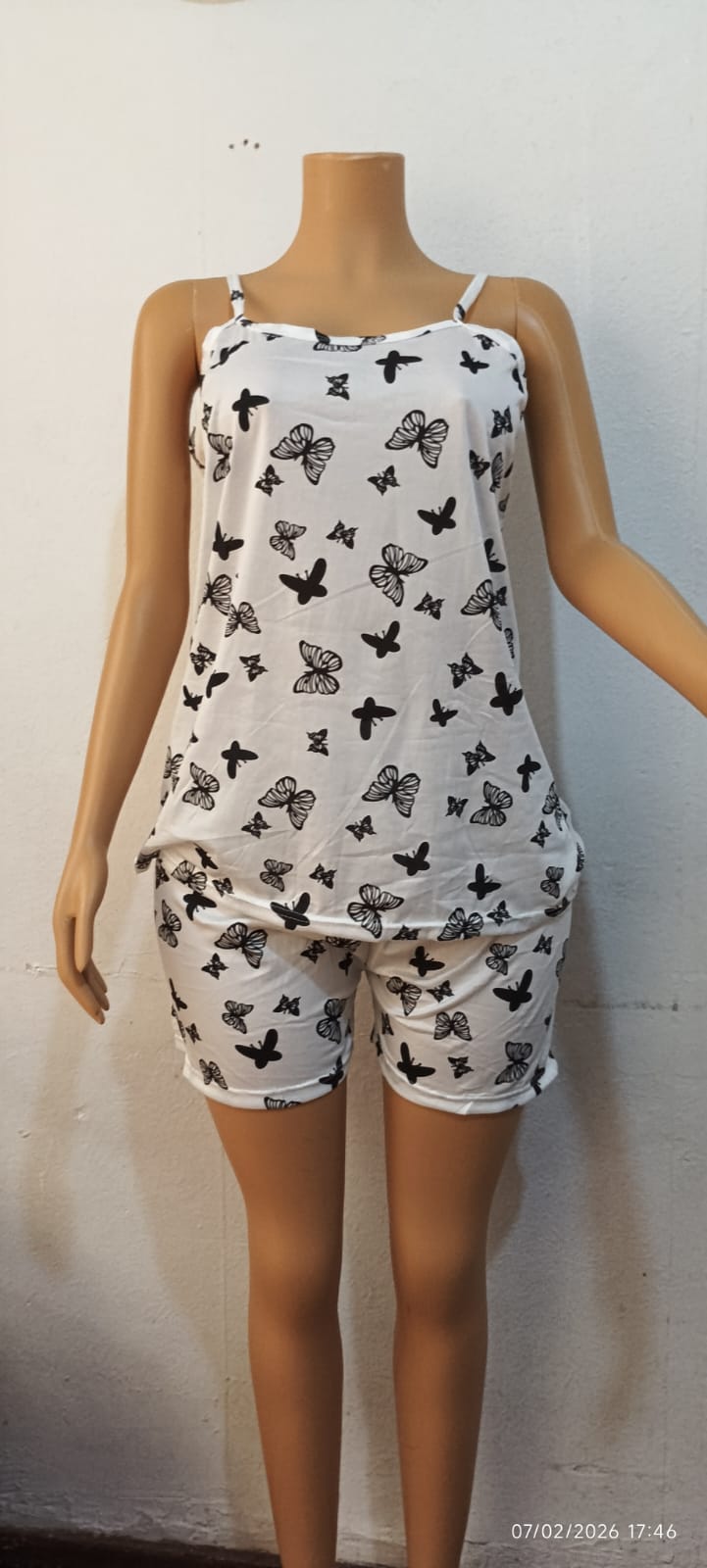 PIJAMA LARGA CON MARIPOSAS