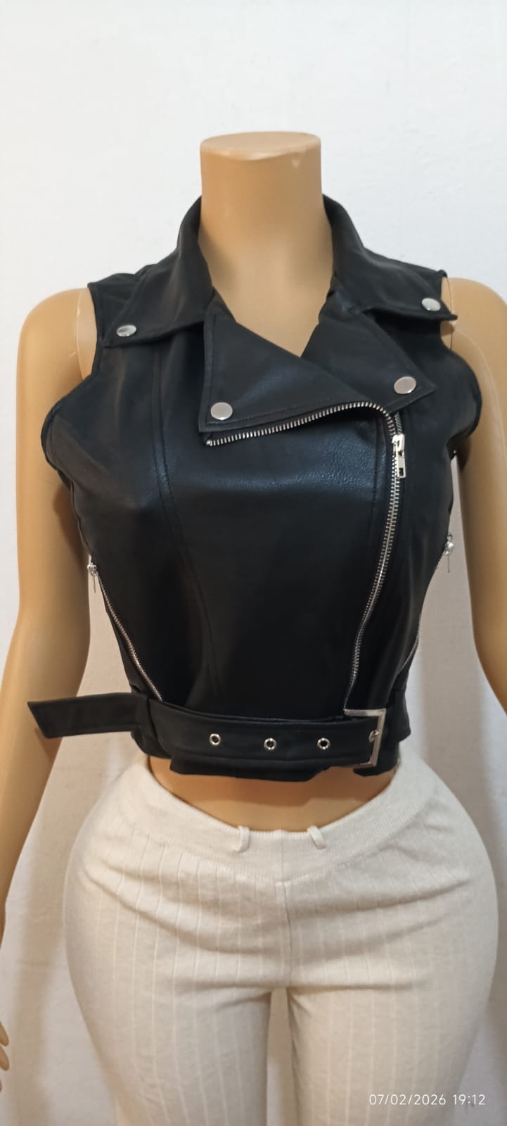 CHAQUETA CUERINA NEGRO TALLA L