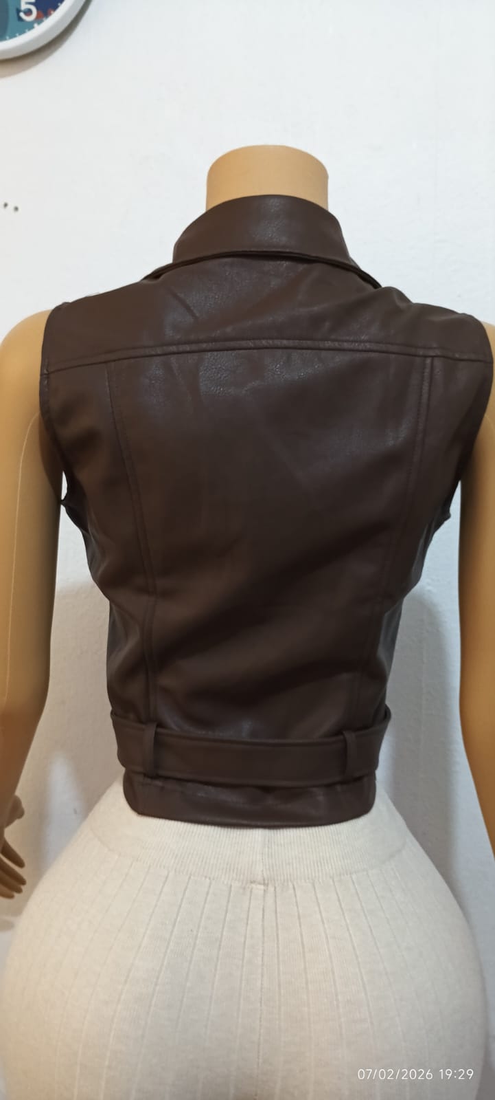 CHAQUETA CUERINA MARRON TALLA M