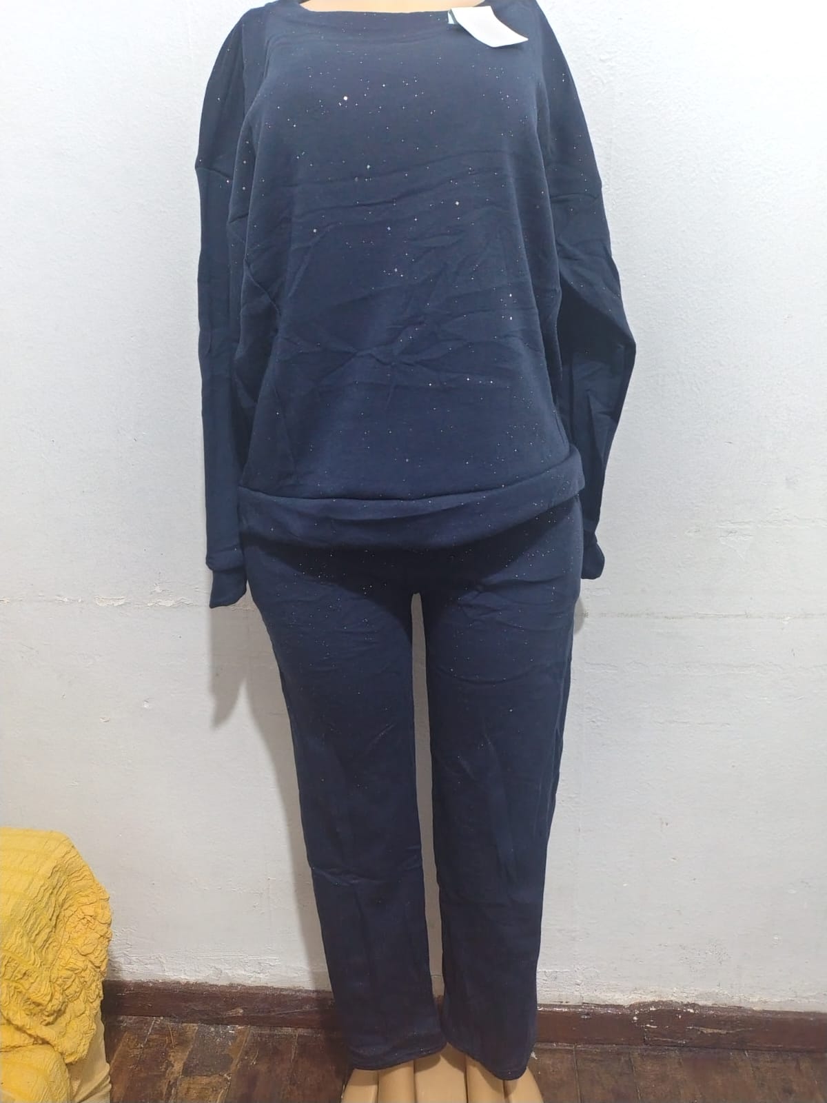 CONJUNTO CON BRILLOS AZUL MARINO